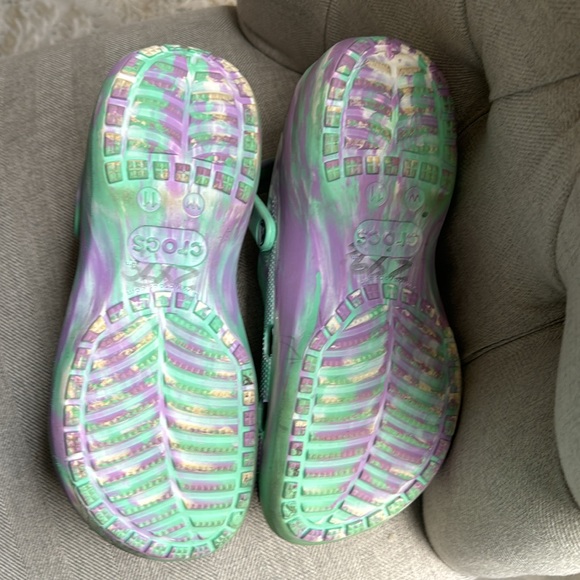 Crocs Women's Size 11 Classic Platform/Clogs,  Marble - Picture 3 of 5